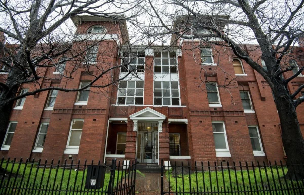 Fawkner Mansions Heritage Hotel Melbourne Exterior photo